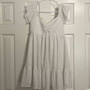 White flowy casual dress, sweetheart neckline, size XL